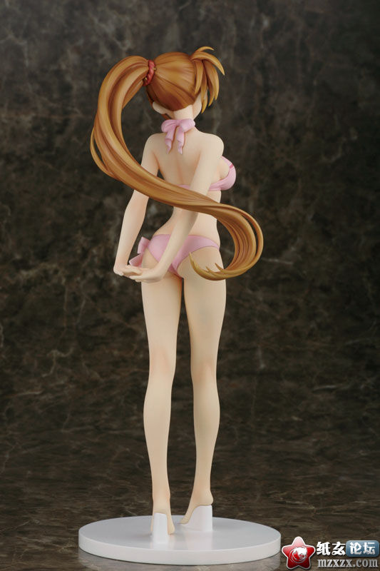 FIG-MOE-6825_03.jpg