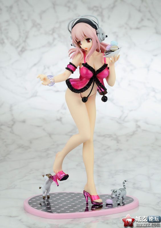 FIG-MOE-6886_03.jpg