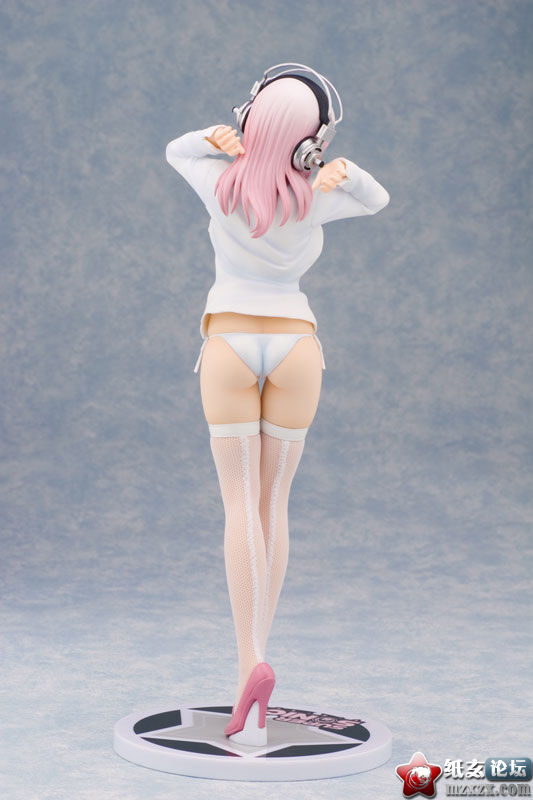 FIG-MOE-7067_04.jpg