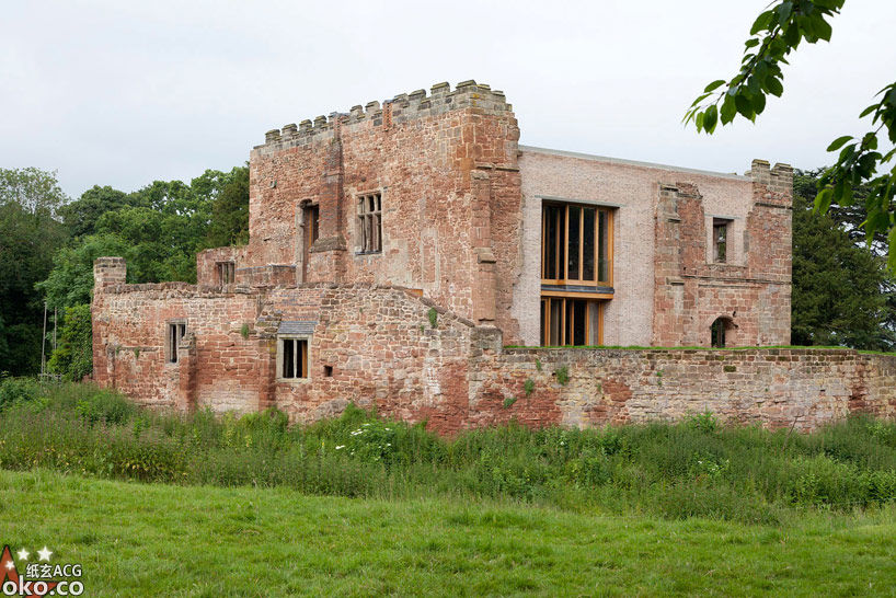 astleycastle_01.jpg